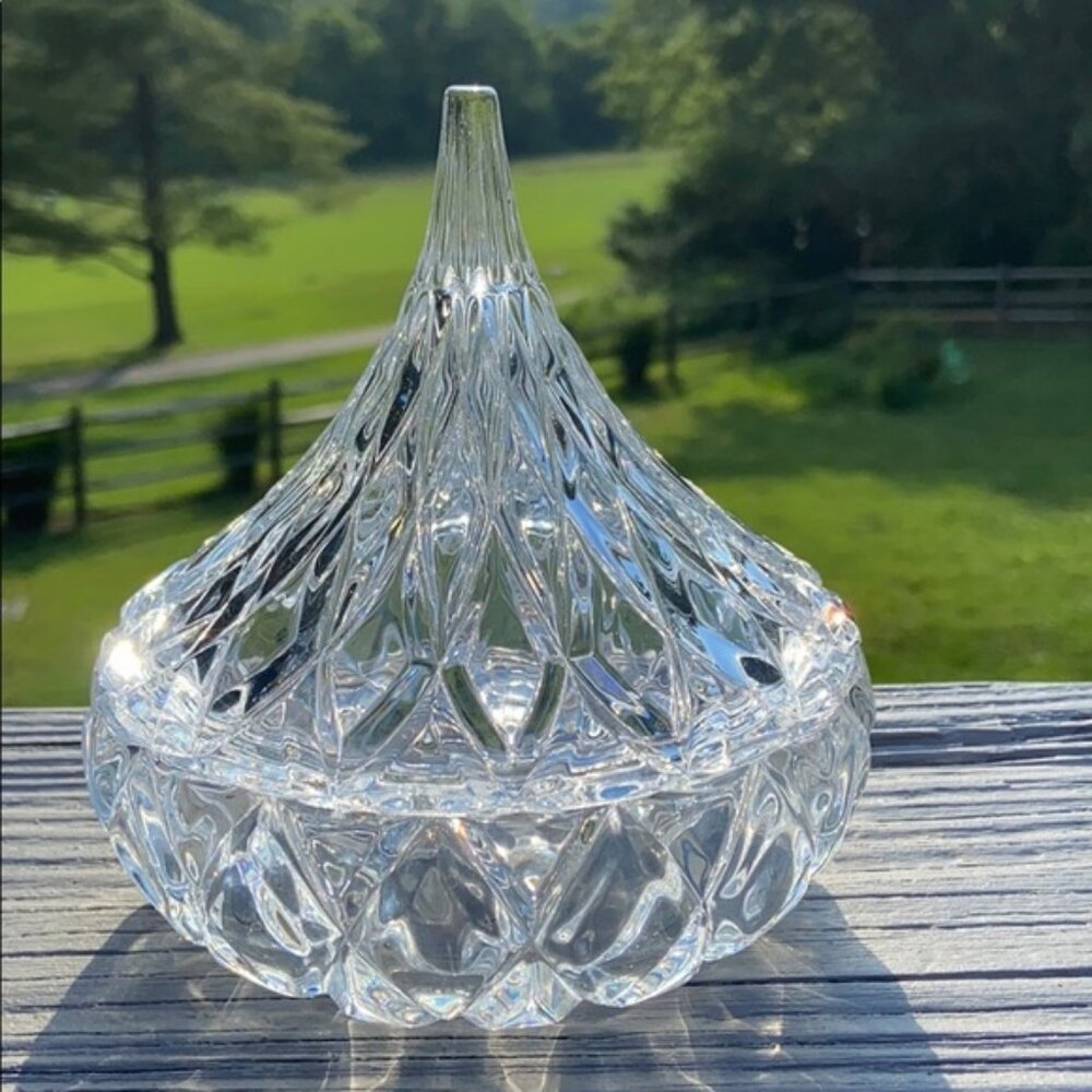 ❤️  Crystal Cut Hershey's Kiss Candy Dish with Lid